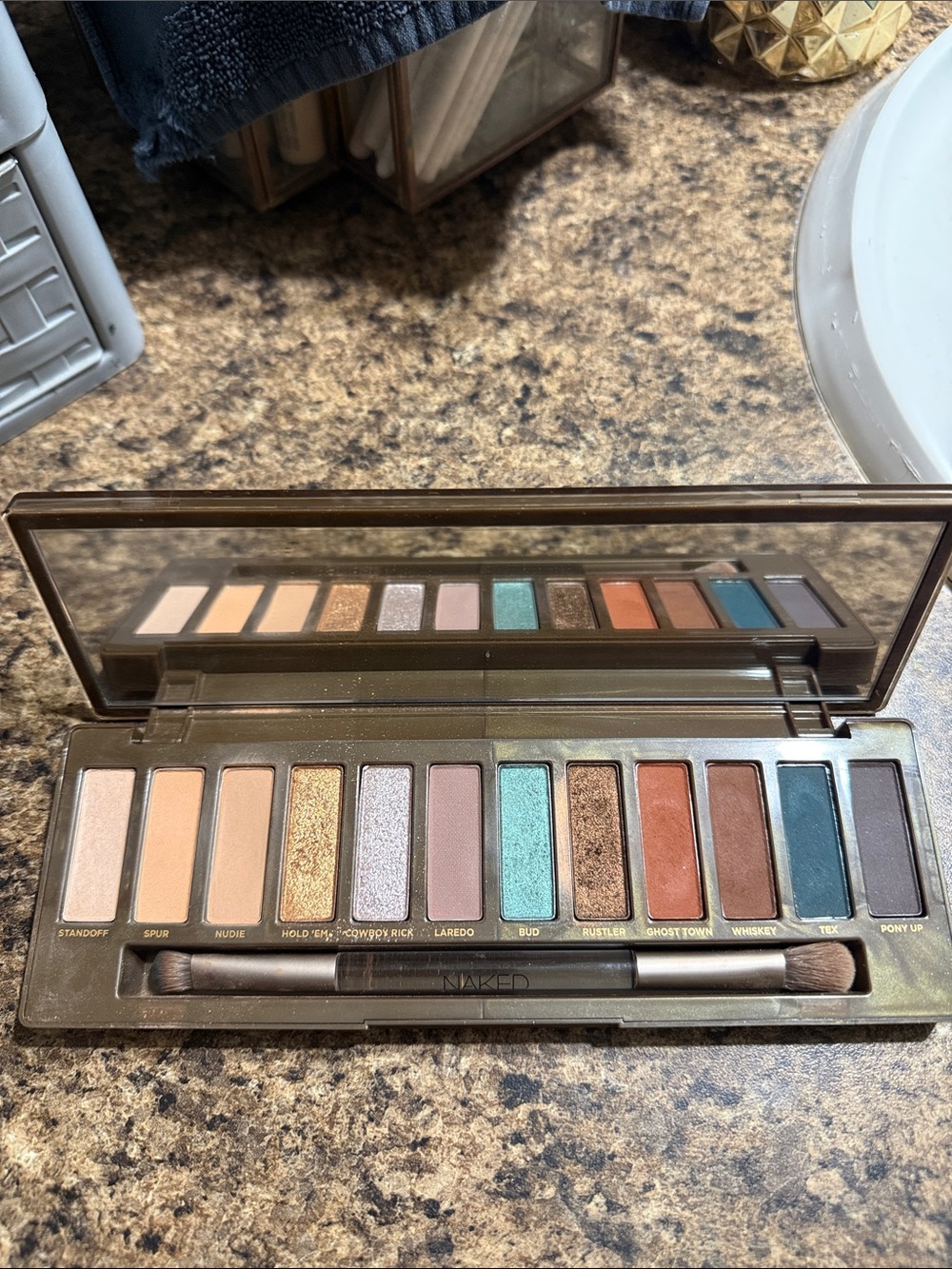 Urban Decay Eyeshadow Palette — Cream, Gold, Teal, Copper, Brown, Blue